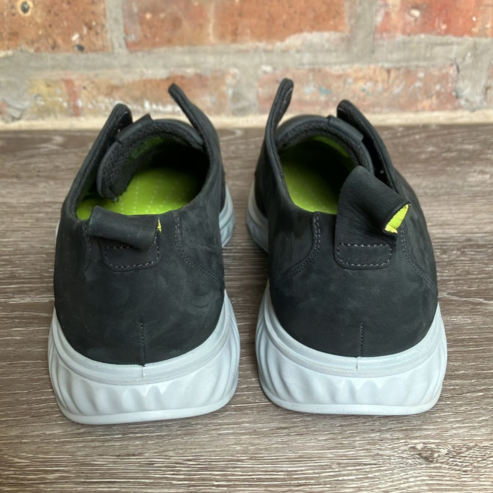 ECCO - Picture 4 of 17